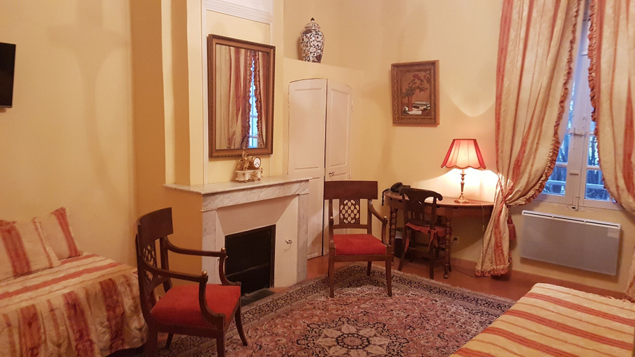 Bedroom 4, Hôtel Cardinal, Bouches-du-Rhône