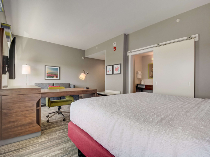 Bedroom 3, Hampton Inn & Suites Williamstown Ark Encounter, Grant