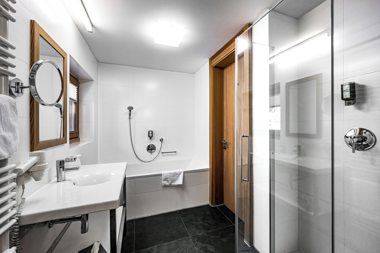 Bathroom 4, Alpina, Imst