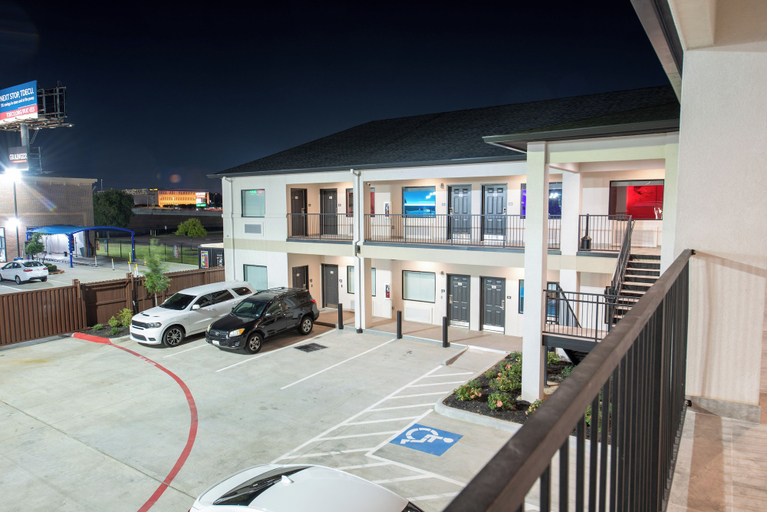 Exterior & Views 2, Express INN & Suites, Houston