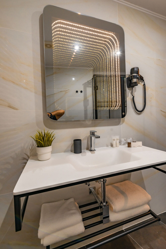 Bathroom 5, Hotel Korona, Sighisoara
