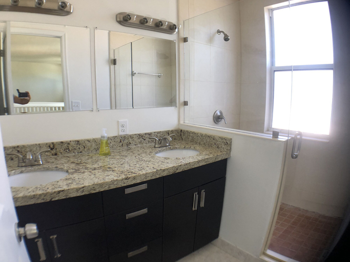 Bathroom 3, Condo in Fort Lauderdale, Broward