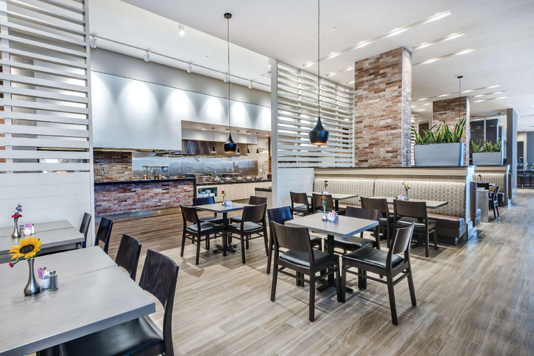 Food & Drinks 5, Embassy Suites College Station, Brazos