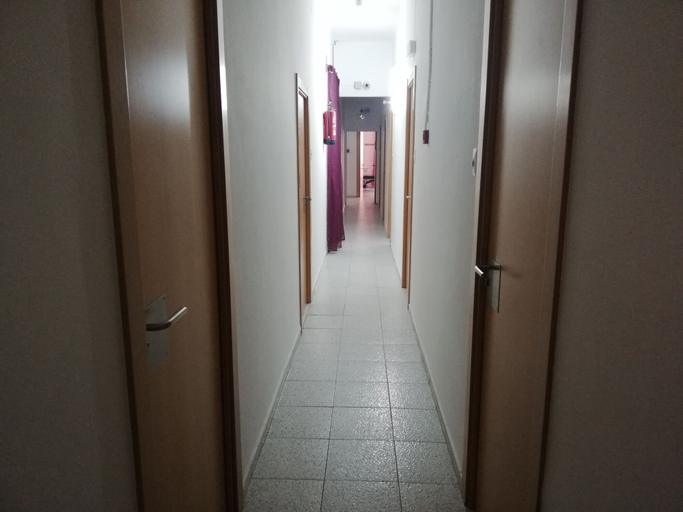 Others 5, Hostal River, Barcelona
