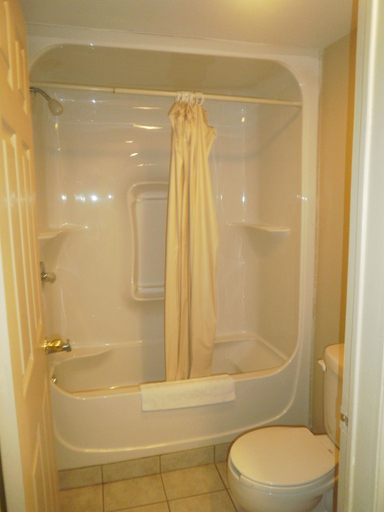 Bathroom 5, Bayview inn, Simcoe