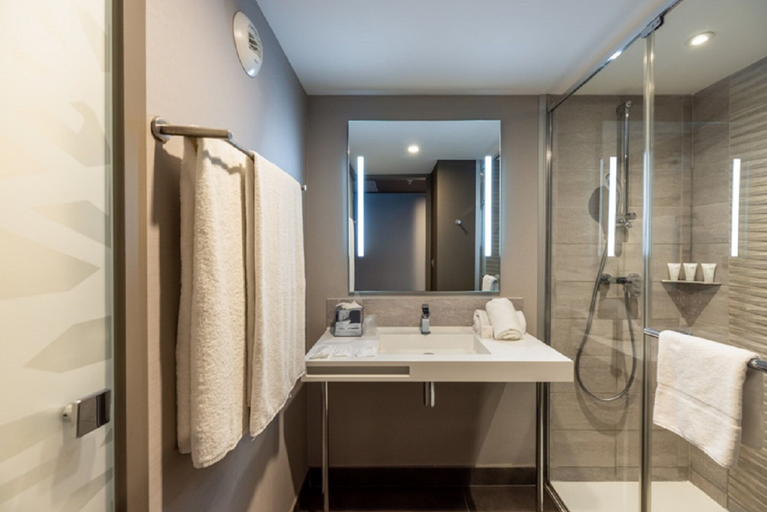 Bathroom 5, Ac By Marriott Marseille Prado Velodrome, Bouches-du-Rhône