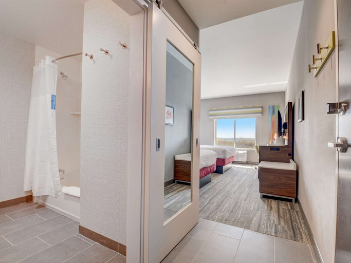 Others 5, Hampton Inn & Suites Williamstown Ark Encounter, Grant