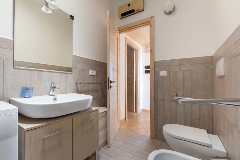 Bathroom 4, Attico del Blu, Lecce