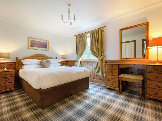 Bedroom, Loch Lomond Luxury Lodges, Stirling