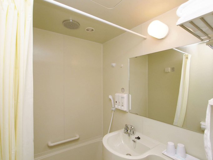 Bathroom 4, Toyoko Inn Yokohama Sakuragicho, Yokohama