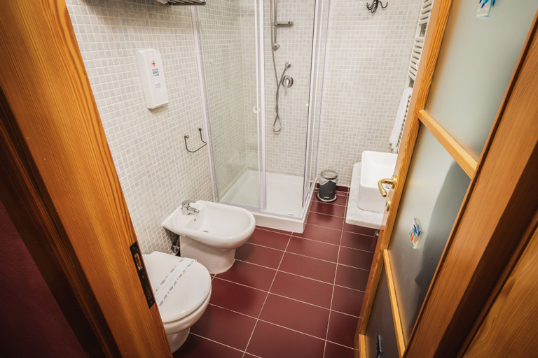 Bathroom 15