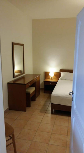 Bedroom 4, Kallicrates Village, Crete