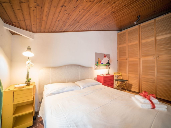 Room 5, Bright Apartments Verona - Cattaneo Historical, Verona