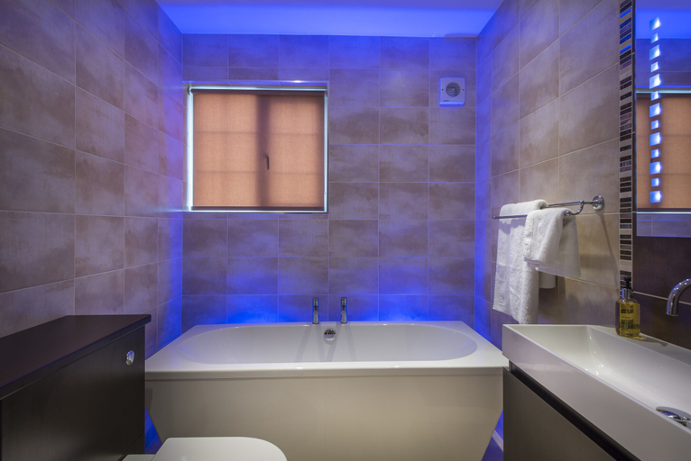Bathroom 4, The White Hart Hotel, Boston, Lincolnshire, Lincolnshire