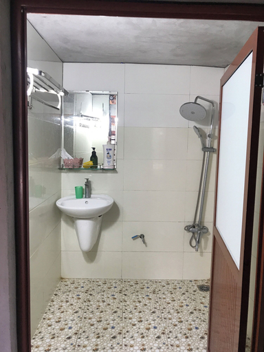 Bathroom 3, Bee Lucky Homestay, Cát Hải