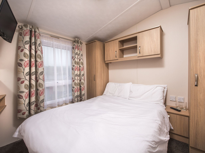 Bedroom 3, Sandaway Beach Holiday Park, Devon