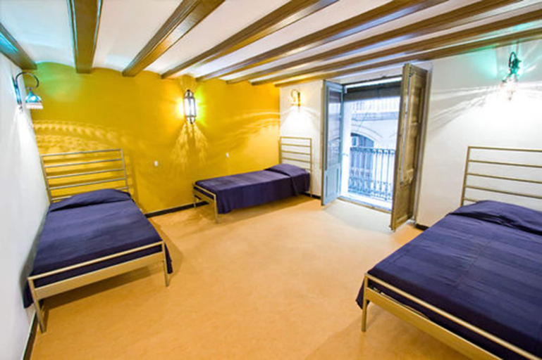 Bedroom 2, Palace Guesthouse, Barcelona