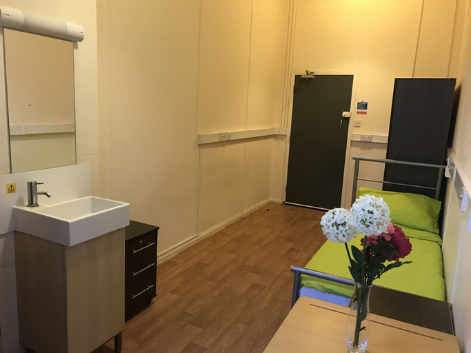 Others 5, Halpin House - Hostel, London