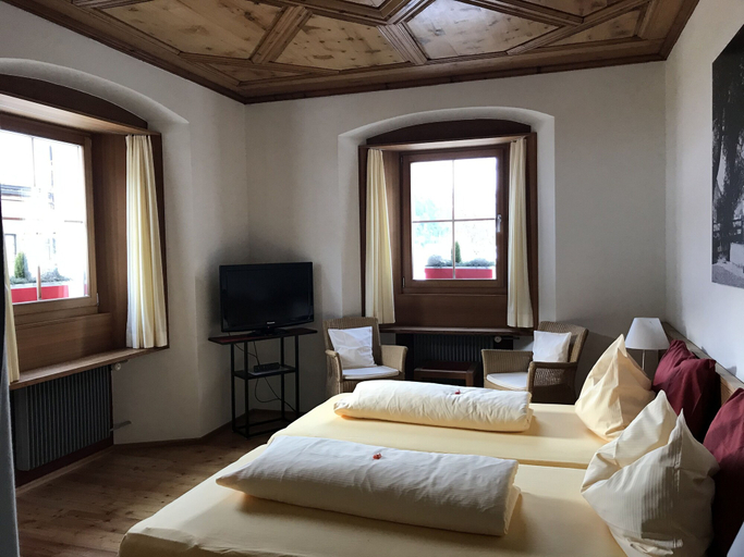 Bedroom 3, Hotel Bodenhaus, Hinterrhein