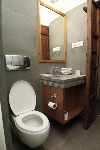 Bathroom 4, Madri Haveli, Udaipur