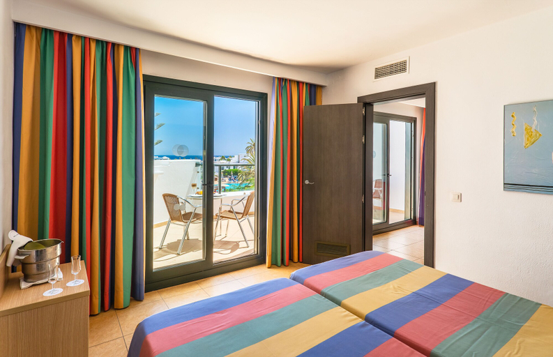 Bedroom 3, Hotel BlueBay Lanzarote - All inclusive, Las Palmas