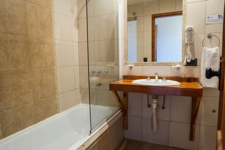 Bathroom 4, Estancia del Carmen, Bariloche