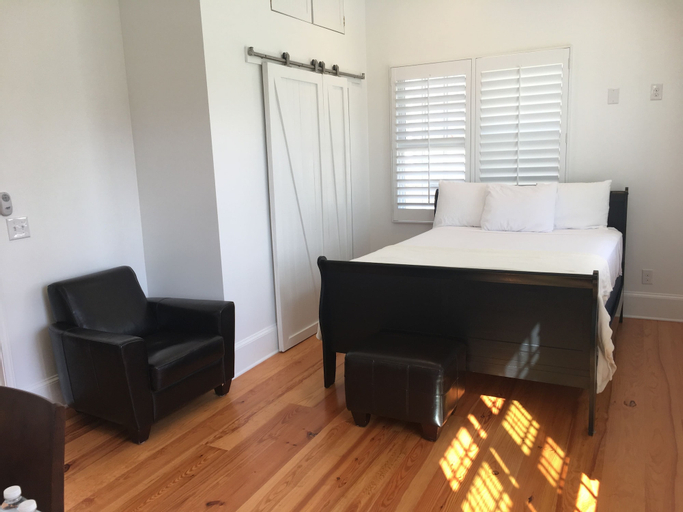 Alecia B&B, Fulton