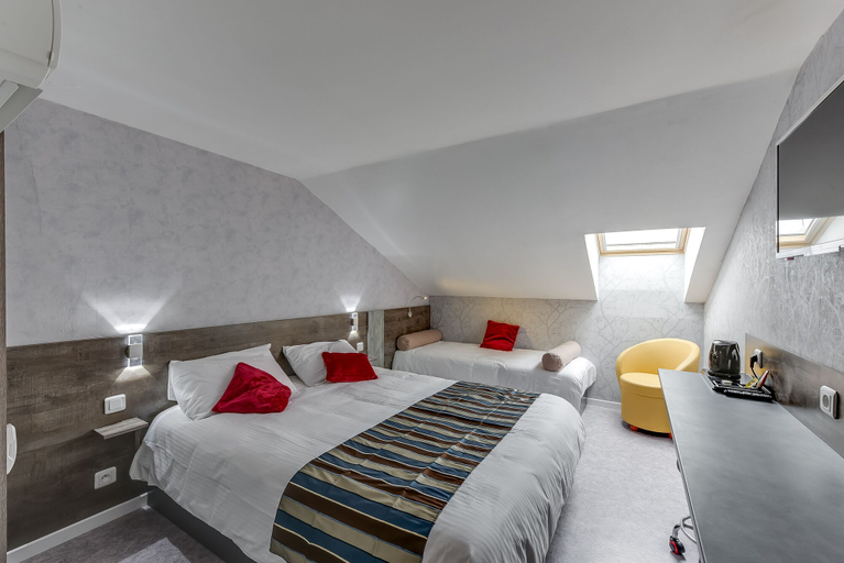 Bedroom 4, ConfortT Hotel Thouars, Deux-Sèvres