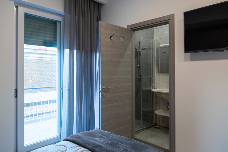 Others 5, B&B Amica geniale, Napoli