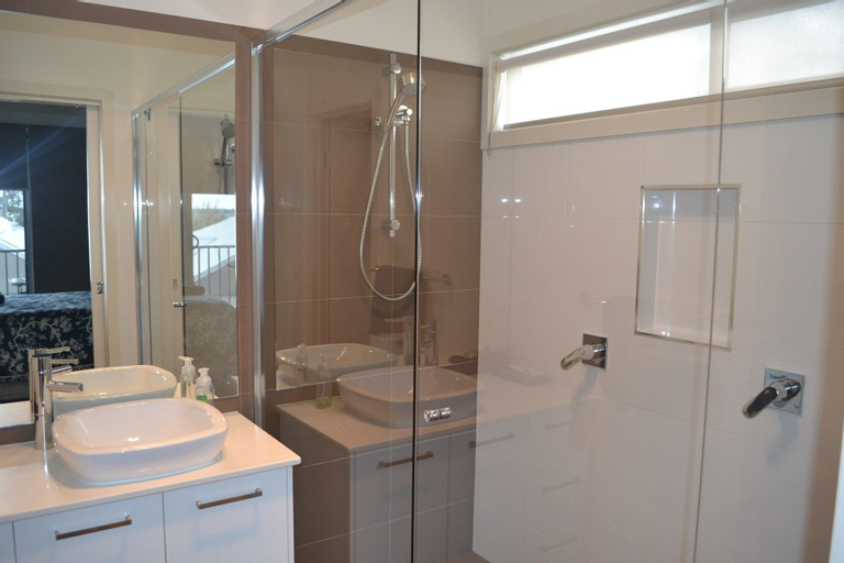 Bedroom 5, Waterview- Stoneleigh at Yarra, Moira - East
