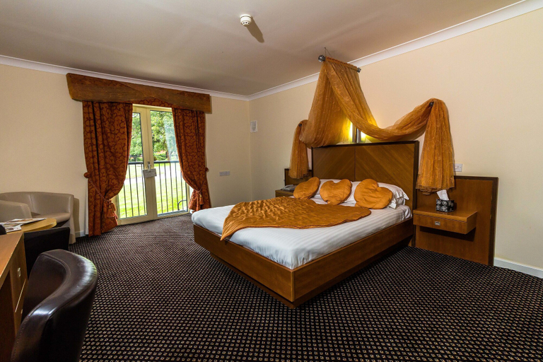 Bedroom 3, Padbrook Park, Devon