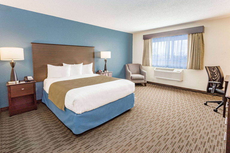 Bedroom 3, AmericInn by Wyndham Sleepy Eye, Brown