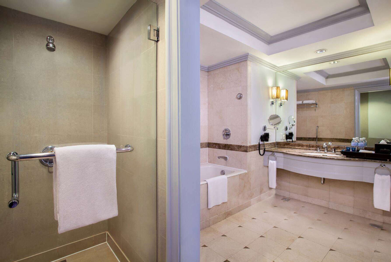 Bathroom 10