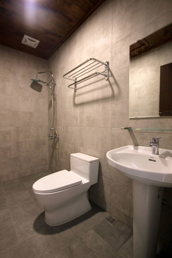 Bathroom 4, Song Yue Bed & Breakfast, Nantou