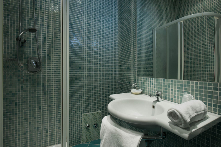 Bathroom 4, Hotel Scarlet, Rimini