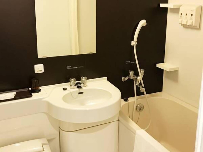 Bathroom 5, Osaka Academia, Osaka