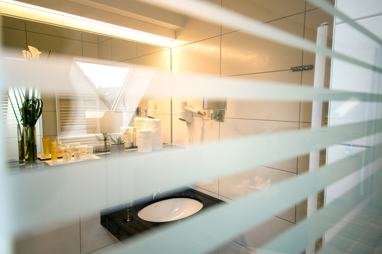 Bathroom 5, Hotel & Restaurant Goldener Pflug, Ludwigsburg