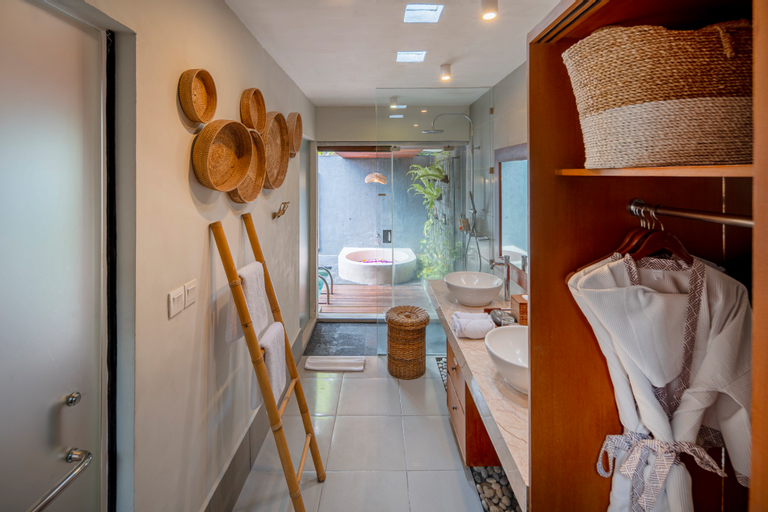 Bathroom 4