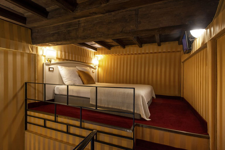 Bedroom 3, Canova Rooms in Spanish Steps, Rome