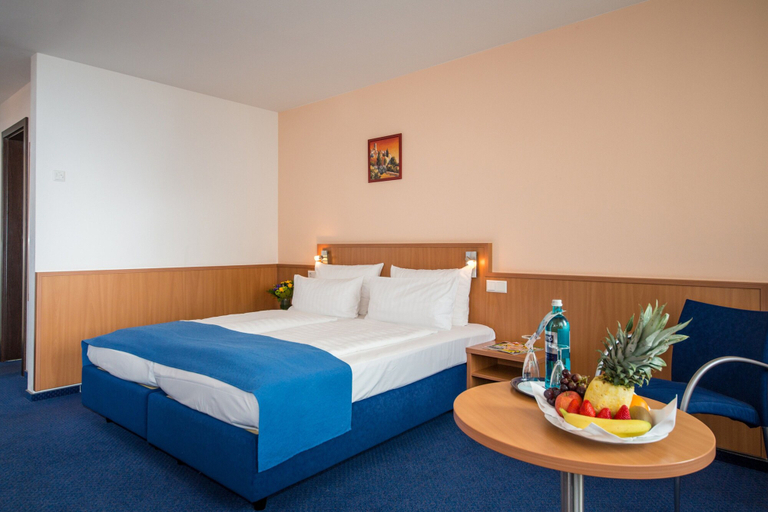 Bedroom 2, Hotel & Restaurant Goldener Pflug, Ludwigsburg