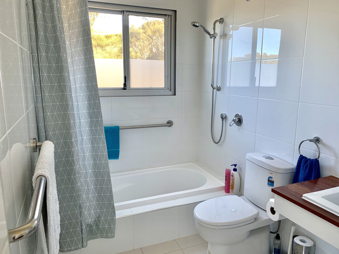 Bathroom 3, Sunrise on Falie, Kangaroo Island