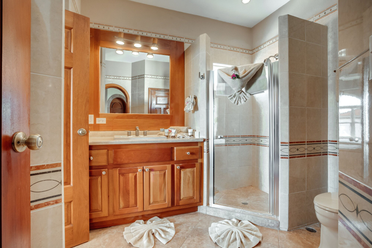 Bathroom 5, Grand Caribe Belize