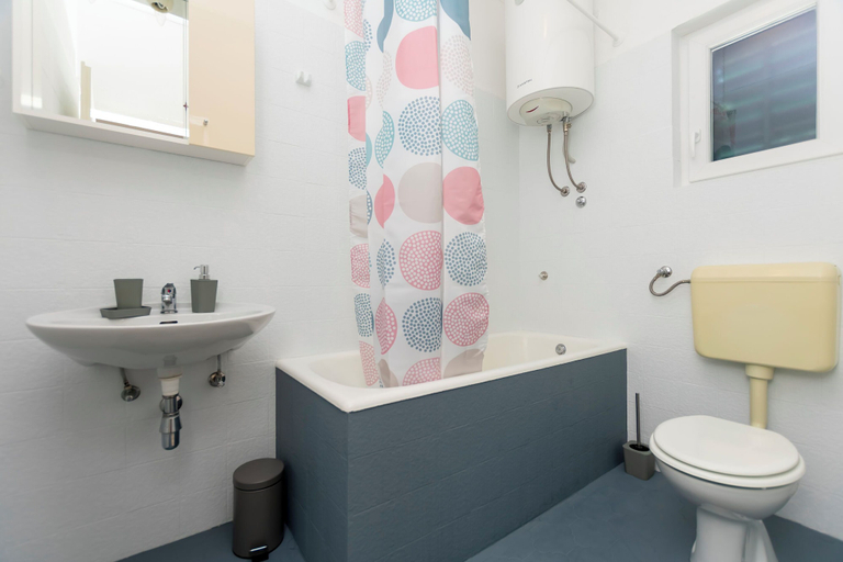 Bathroom 3, Apartments Nikola, Omiš