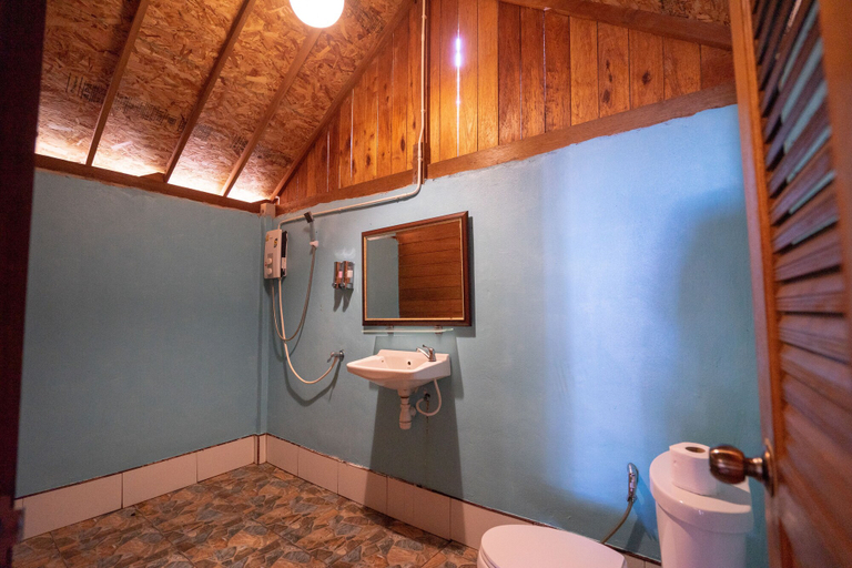 Bathroom 5, Lipe Beach Resort, Muang Satun