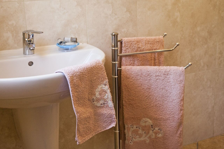 Bathroom 3, Azienda Agrituristica Benza, Imperia