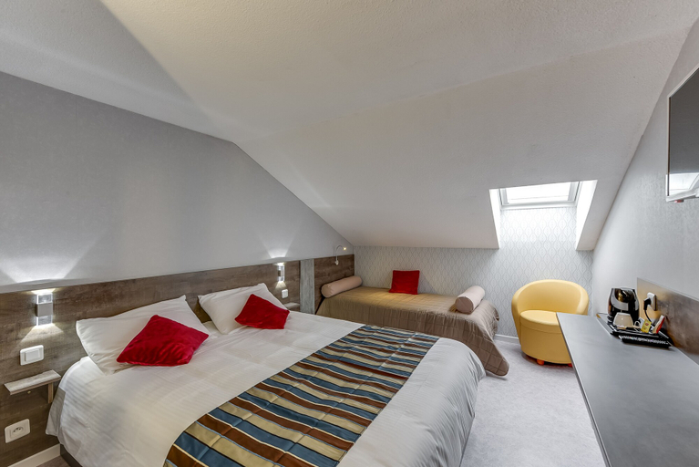 Bedroom 3, ConfortT Hotel Thouars, Deux-Sèvres