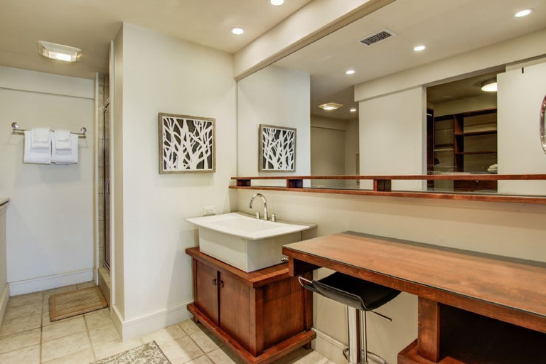 Bathroom 4, 1403 Ocean Club by Avantstay Beach Home w/ Great Kitchen, Charleston
