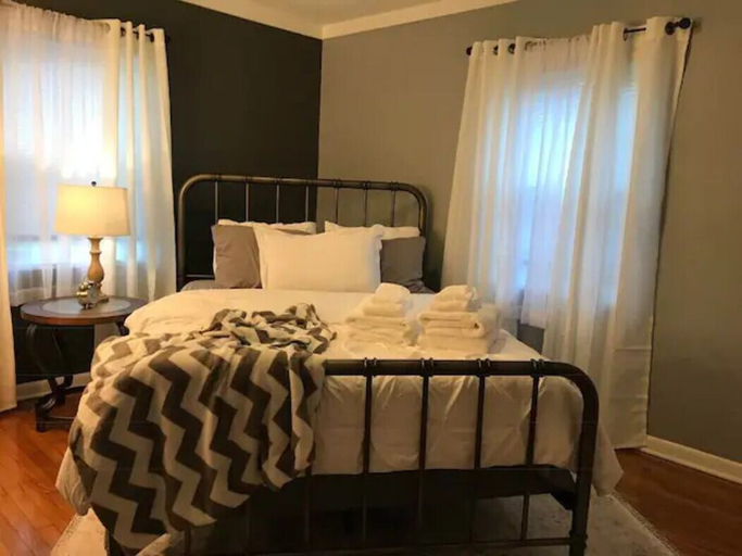 Bedroom, Country-Chic Cottage, Kanawha