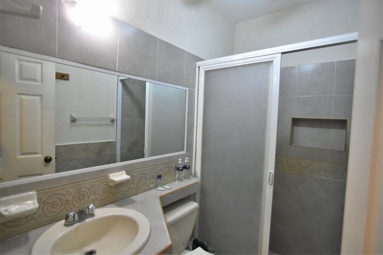 Bathroom 4, Tulipanes Cancun, Benito Juárez