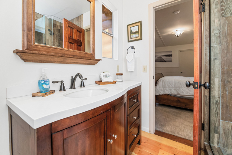 Bathroom 3, Stillwater Cove Lakefront, San Bernardino